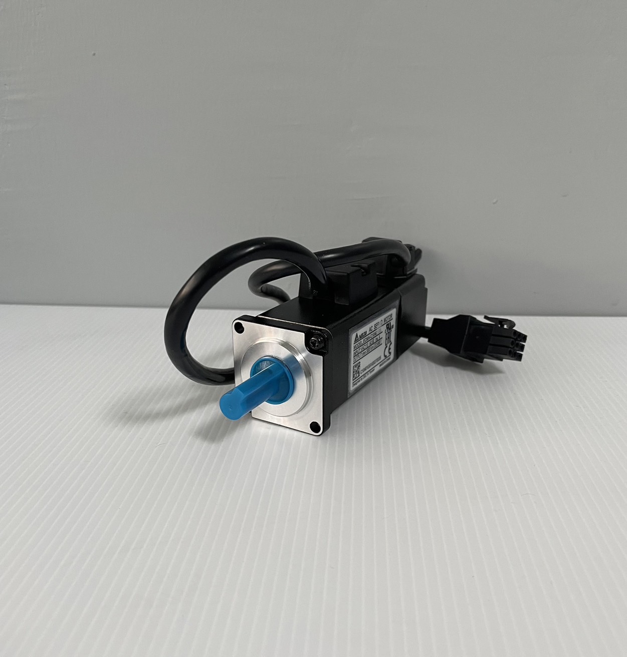 Delta AC Servo Motor Model:ECMA-C10401SS 100W (with brake)