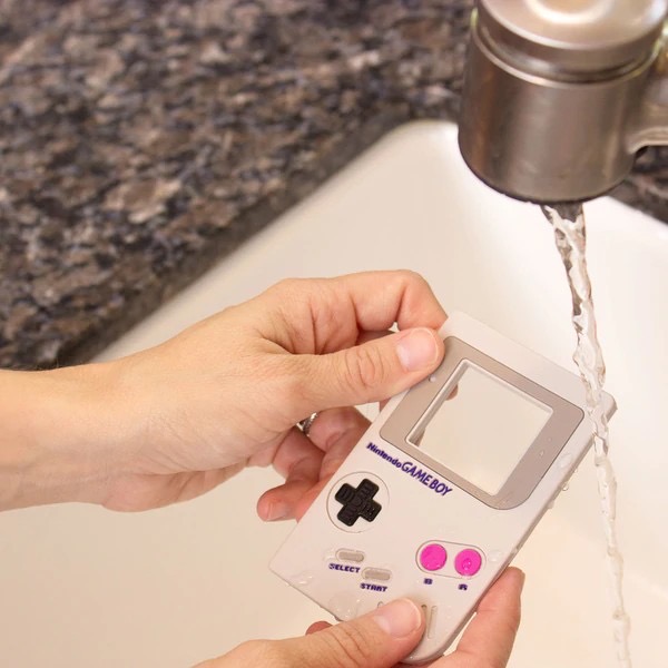 ยางกัดชนิดซิลิโคนสำหรับทารกและเด็กเล็ก BUMKINS Nintendo Game Boy Silicone Teether