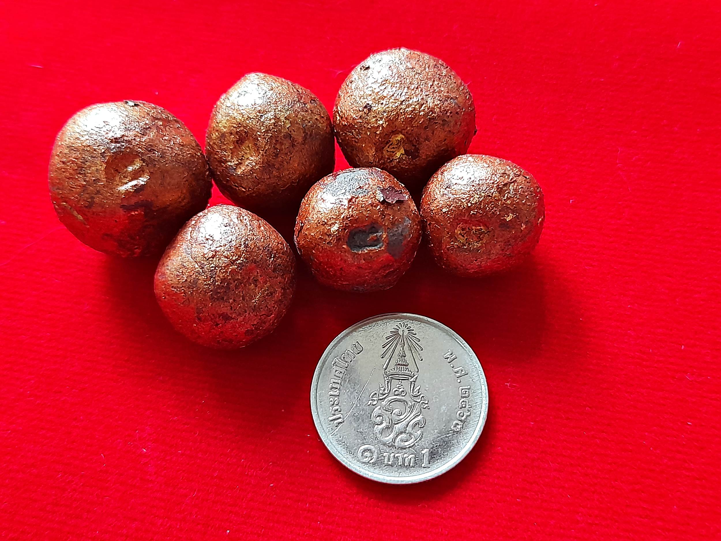 ลูกอมพรายกุมาร (ผงพรายกุมาร + เจิมน้ำมันเสือโคร่ง แท้ๆ ของ หลวงปู่ทิม อิสริโก วัดระหารไร่) ปี2565 #รับประกันแท้ - ครูบากฤษดา วัดสันพระเจ้าแดง(วัดป่ายาง) ปลุกเสก (พิธีเดียวกับพระกริ่งชินบัญชร ปี2565)