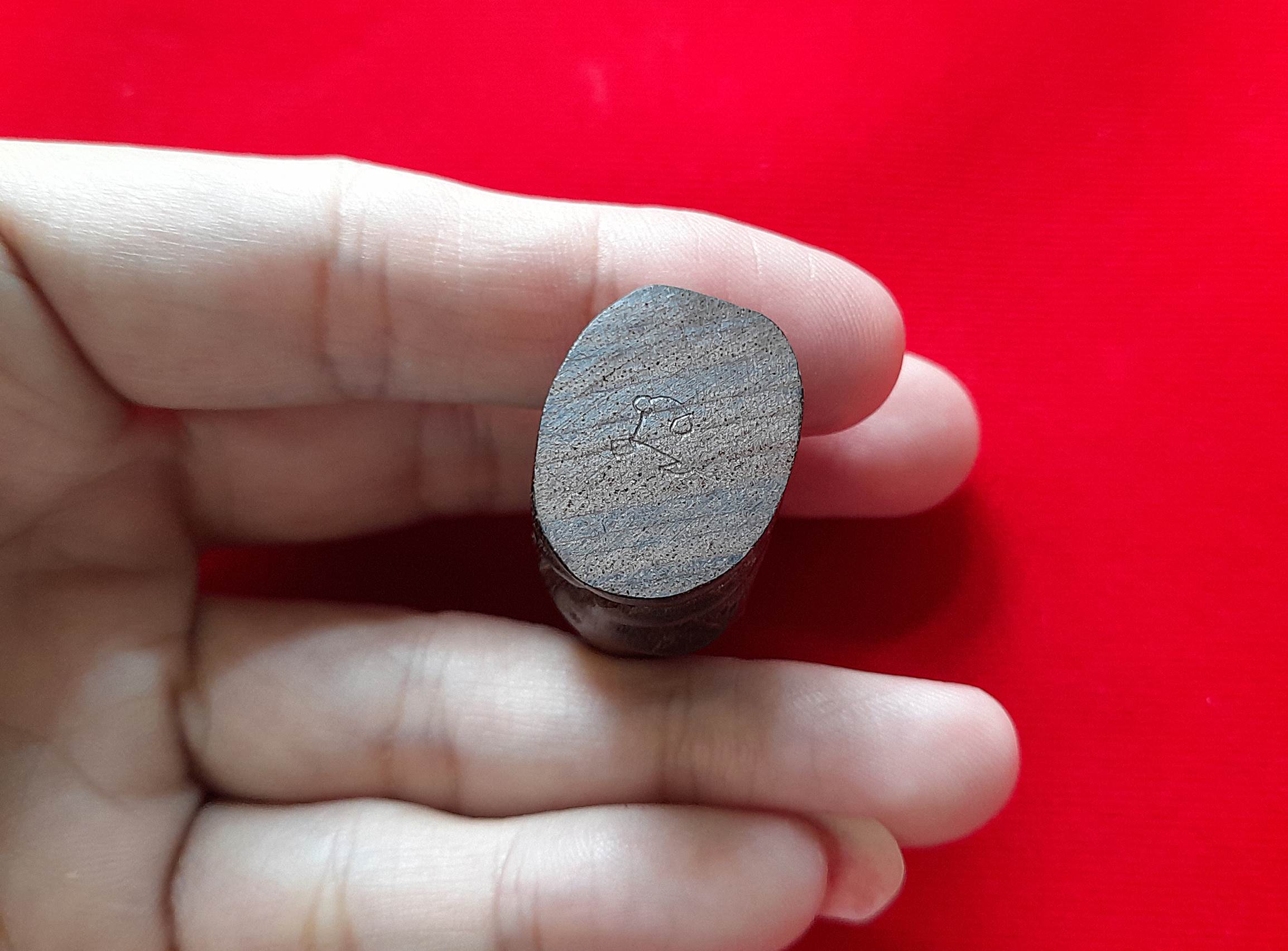 เสือ เนื้อไม้ (แกะสลักจากไม้ศาลาเก่าของหลวงพ่อเดิม วัดหนองโพธิ์) #พิมพ์ใหญ่ #รับประกันแท้ - ปลุกเสกและจารยันต์ ปี2565 โดย หลวงพ่อบ๊ะ วัดโพธิลังการ์ จ.สิงห์บุรี