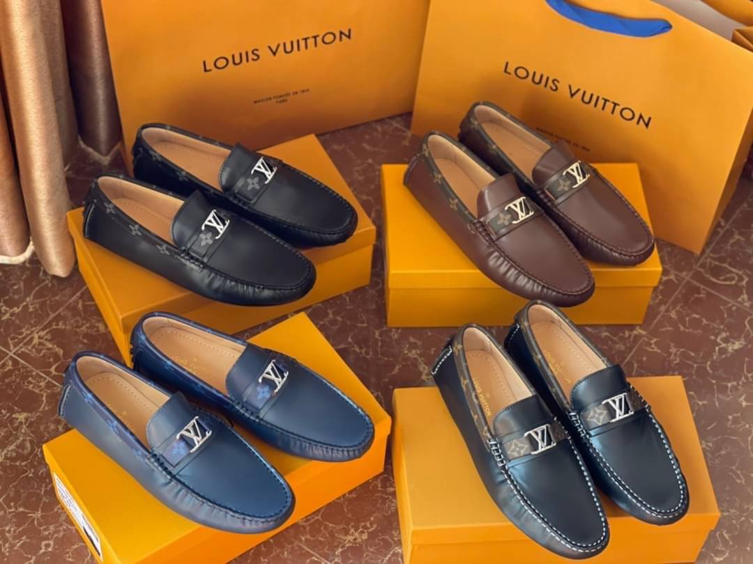 รองเท้า lv loafer มีหลายแบบกดดูเพิ่มด้านใน