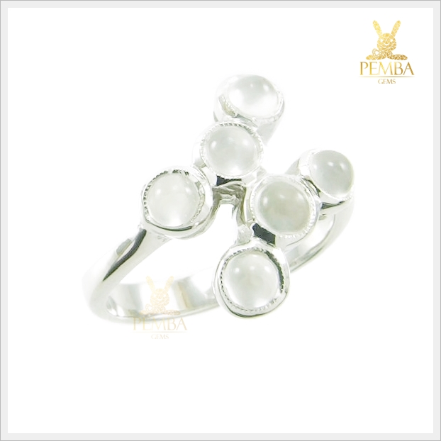 แหวนมูนสโตนแท้ สีขาวนวล ดีไซส์สุดเก๋