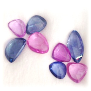 Rosecut Sapphire พลอยเนื้อแข็งจัดเซท โรสคัท หนักรวม 13.89 กะรัต สีน้ำเงินน้ำ 4 เม็ด สีชมพู 2 เม็ด ชมพูอมม่วง 2 เม็ด เนื้อสะอาดมองตาเปล่าไม่มีตำหนิ