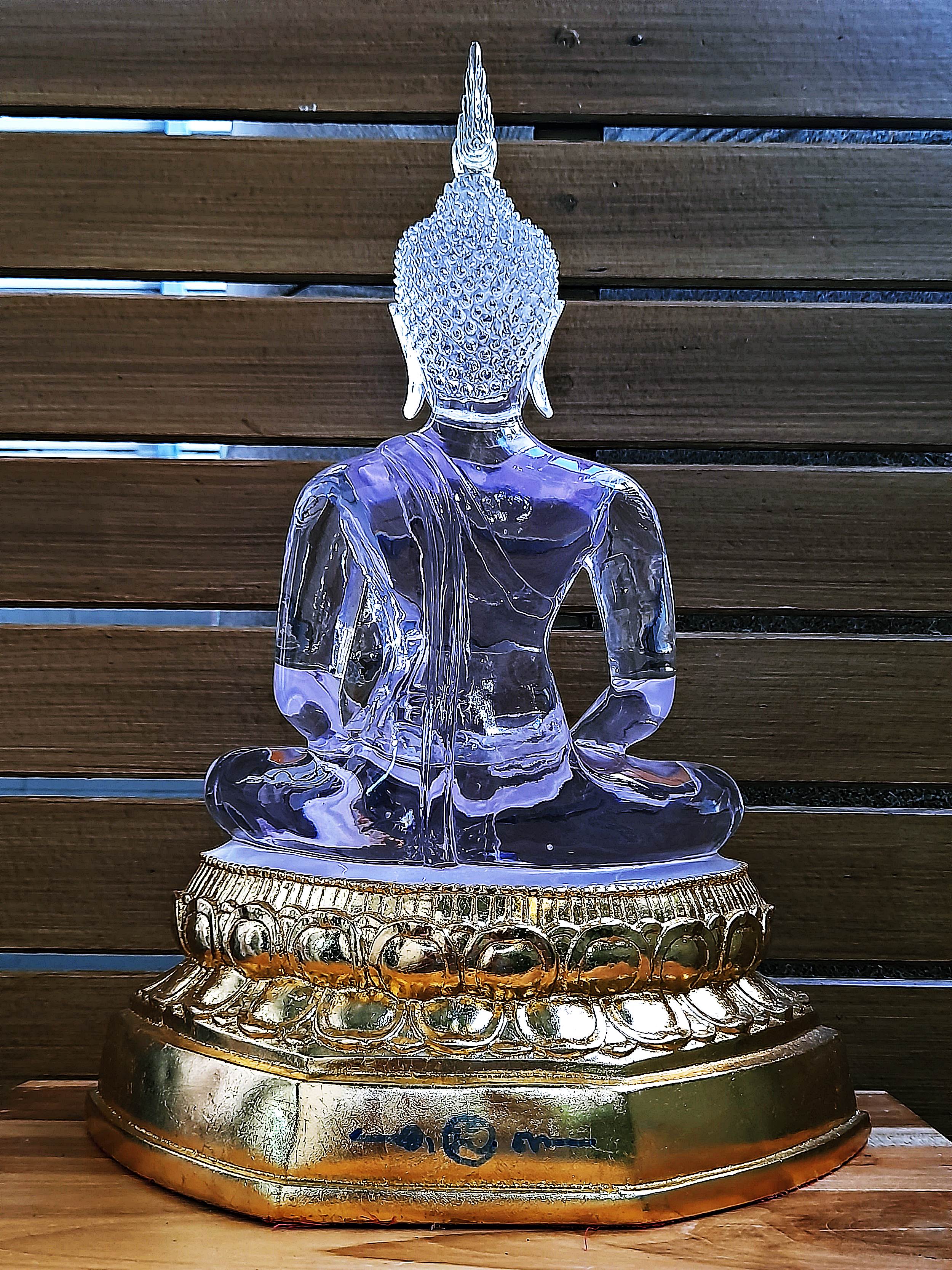 รูปหล่อ พระแก้วใส หน้าตัก9นิ้ว เนื้อเรซิ่นใส ฐานปิดทอง #เข้าพิธีหลวงพ่อเล็กวัดท่าขนุนเป็นประธานในพิธีภาวนาคาถาเงินล้าน #จารย์ยันต์นะโมตาบอด ปี2565 #รับประกันแท้ - หลวงพ่อเล็ก วัดท่าขนุน