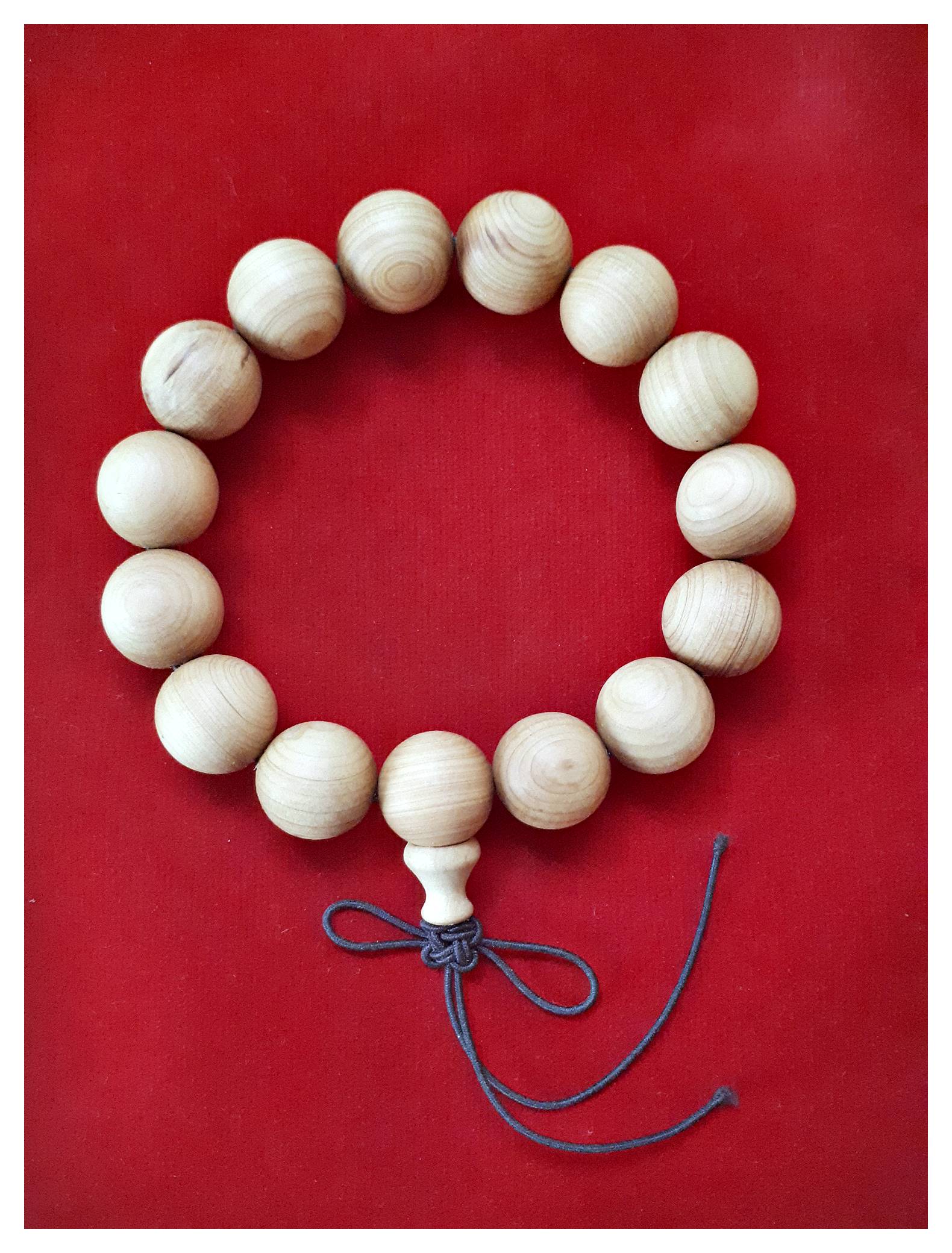 ้ประคำ ข้อมือ เนื้อไม้หอม (เม็ดเล็ก 12เม็ด) (ขายปลีก ขายส่ง)