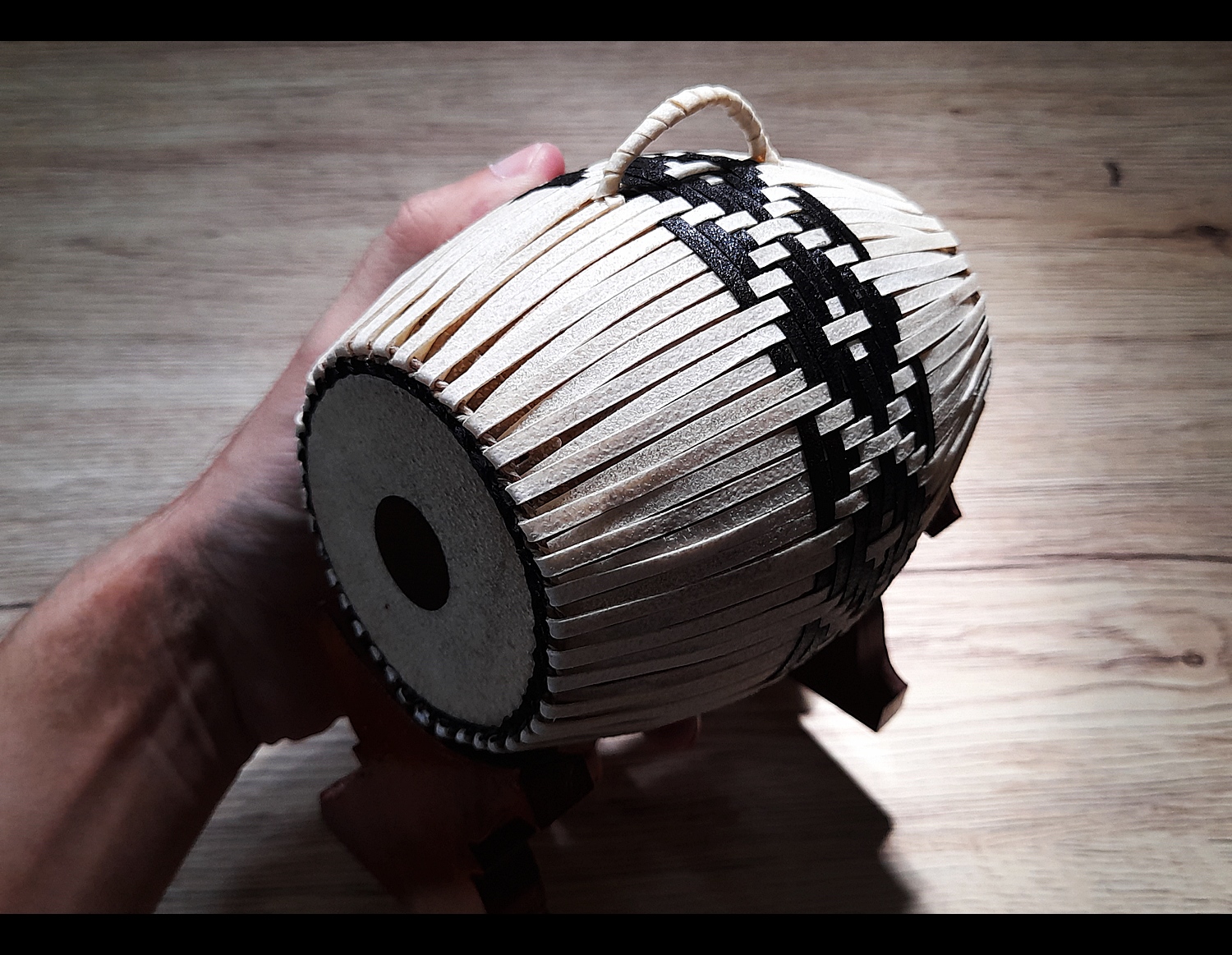 ตะโพน(ใหญ่) (ชื่อเสียงโด่งดัง มหาลาภเมตตาเสหน่ห์) - (งานแฮนเมด ทำมือ วัสดุจากหนังวัวแท้ ฐานไม้สักทอง) (ขนาดตั้งบูชา) รุ่น2 - (พิธี เสาร์๕)ปี2563