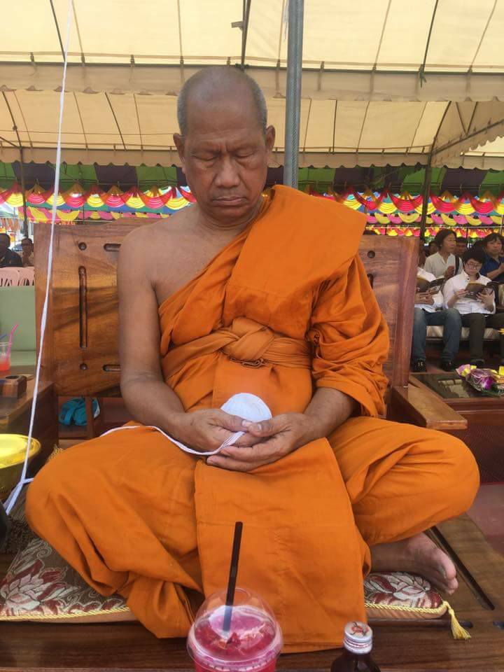 รูปหล่อ หลวงพ่อจรัญ ยืนอุ้มบาตร (มหาลาภ) วัดอัมพวัน สิงห์บุรี (พระบูชา เนื้อโลหะ ขนาดบูชา 12นิ้ว) #รับประกันแท้