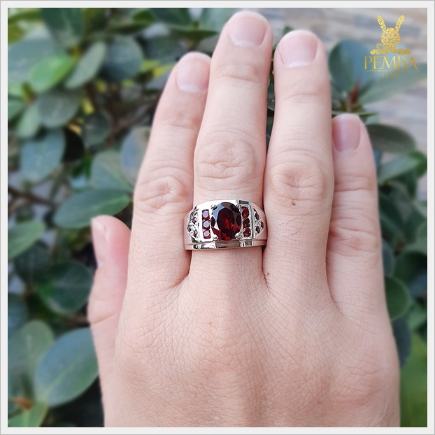 แหวนโกเมนแท้ เงินแท้925 ชุบทองคำขาว อัญมณีทรงเสน่ห์ เพิ่มความมั่นใจ