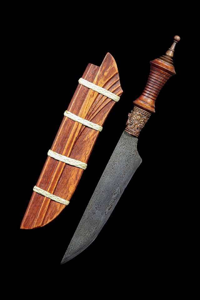 มีดหมอ (มีดลูกพราห์ม) ใบเหล็กดามัสกัส (เหล็กลาย ขึ้นรูปตีเหล็กด้วยโลหะอาถรรพ์ ตีเหล็ก 300ชั้น งานทำมือ) (ยาว9นิ้ว) ปี2563 #รับประกันแท้ - หลวงพ่อเล็ก วัดท่าขนุน