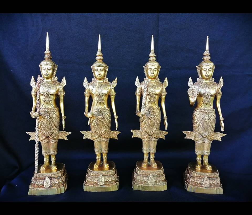 รูปหล่อ ท้าวมหาราชทั้งสี่ (ท้าวจตุโลกบาลทั้งสี่ : เวสสุวรรณ ธตรฐ วิรูปักษ์ วิรุฬหก) ท้าวมหาราชทั้ง4องค์ (ยังไม่ได้ปลุกเสก) เนื้อโลหะทองเหลือง สูง15นิ้ว