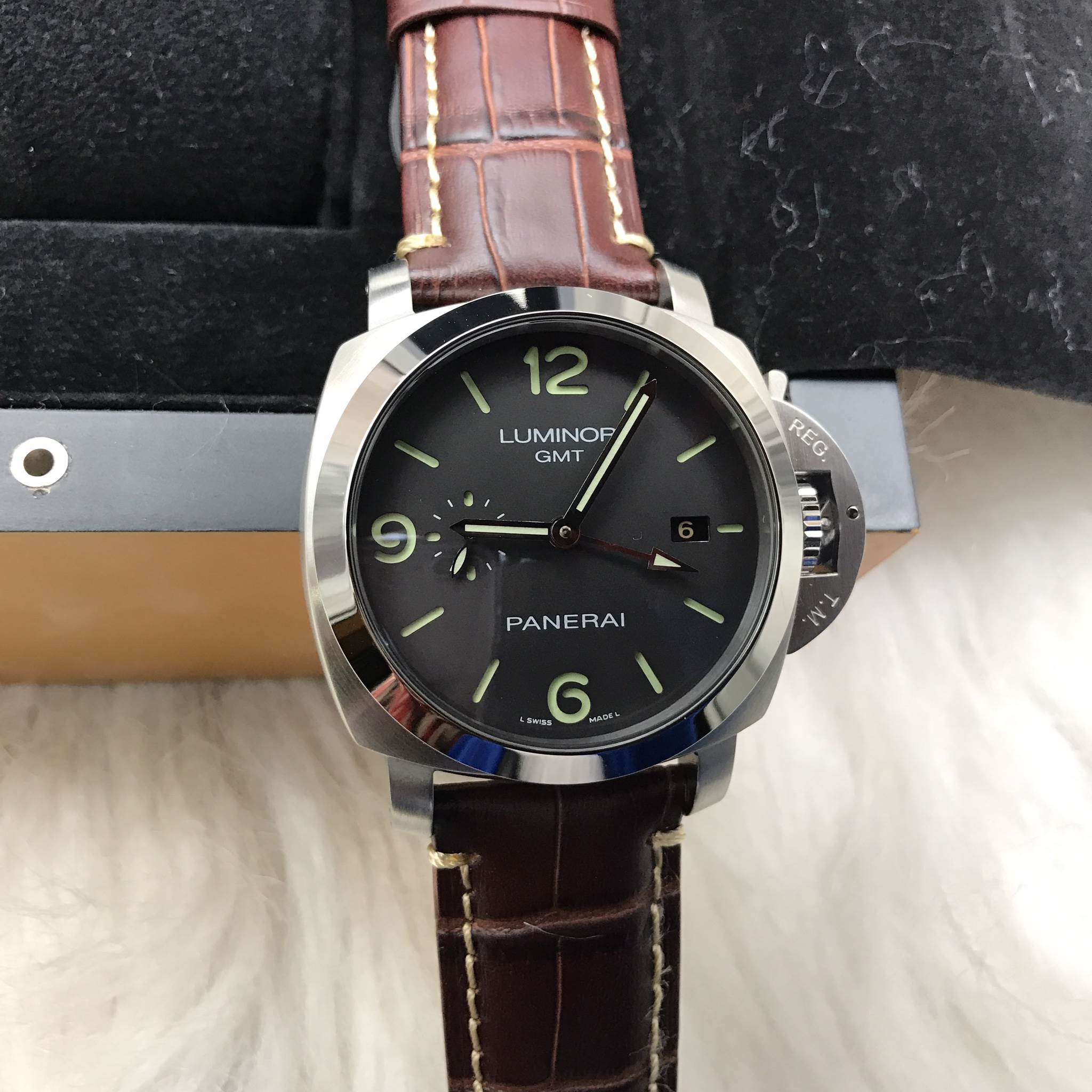 นาฬิกา Panerai รุ่น Luminor GMT สายหนังแท้