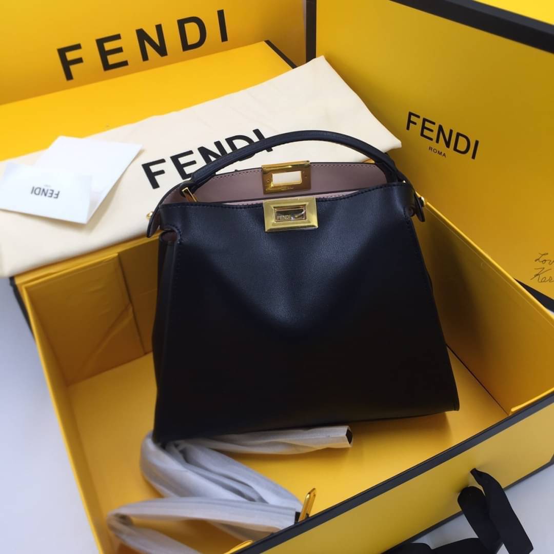 กระเป๋า fd peekaboo 27 cm. มีหลายสีสอบถามได้ค่ะ