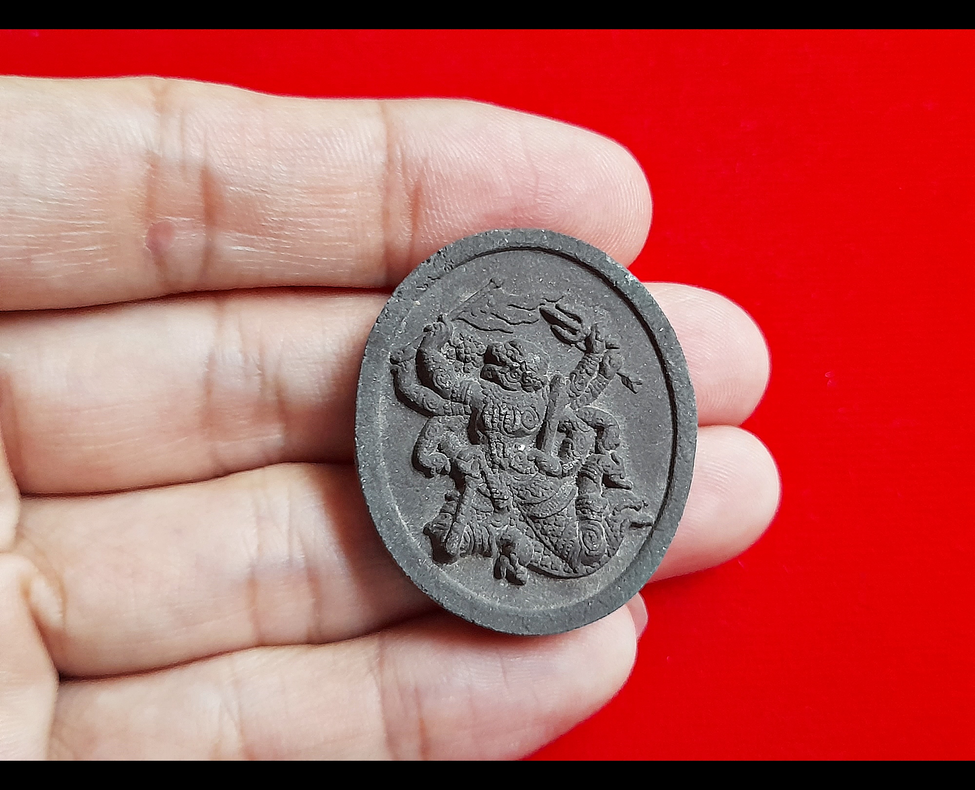 เหรียญ หนุมาน8กร (รุ่นนี้เก่งทางช่วยหาเงิน) เนื้อผง ปี2562 #รับประกันแท้ - พระอาจารย์สุริยัณ วัดป่าฉัพพรรณรังสี จ.ชัยภูมิ