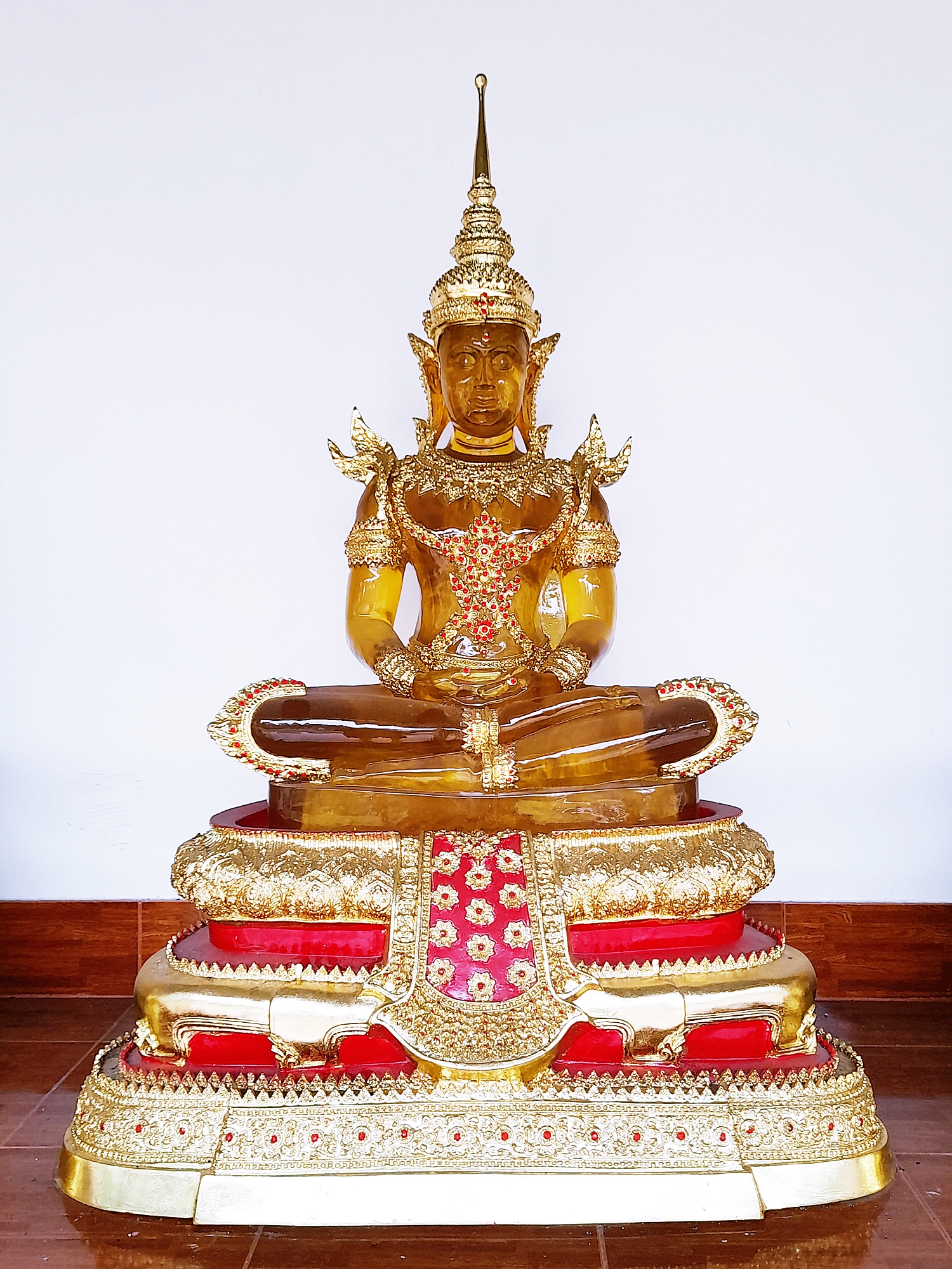 พระแก้วมรกต ปางพระจักรพรรดิ์ สีประจำวันเกิด7สี (ขนาดใหญ่) - (สีแดง สีเหลือง สีชมพู สีเขียว สีส้ม สีฟ้า สีม่วง)