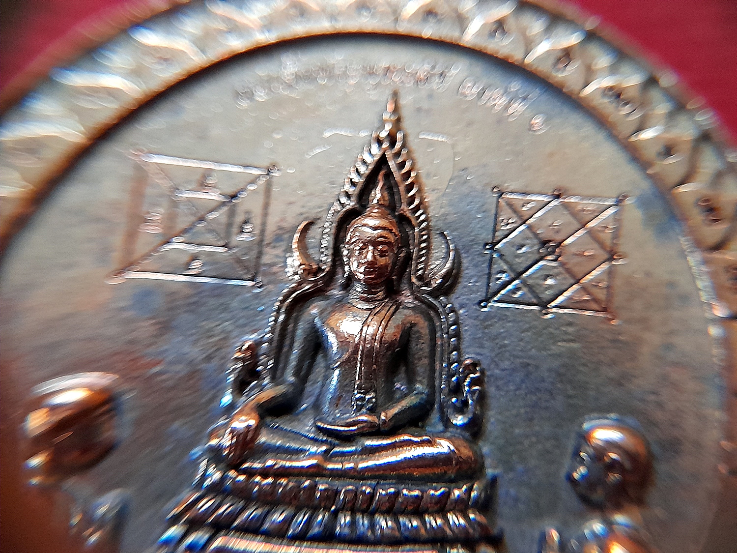 เหรียญสมเด็จองค์ปฐม ด้านหลัง พระมหาลาภทั้ง ๕ พระองค์ (พระสิวลี พระปัจเจกพุทธเจ้า พระอุปคุต พระสังกะจาย พระอนุรุทธะ) ปี2558-2559 เนื้อนวะโลหะ