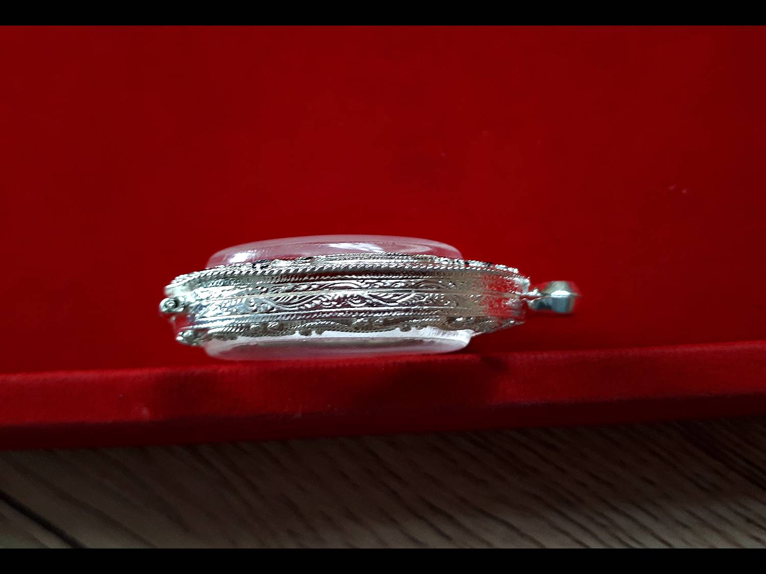 ตลับพระ ทรงวงรี เนื้อเงินลงยา (เนื้อเงินแท้80%)