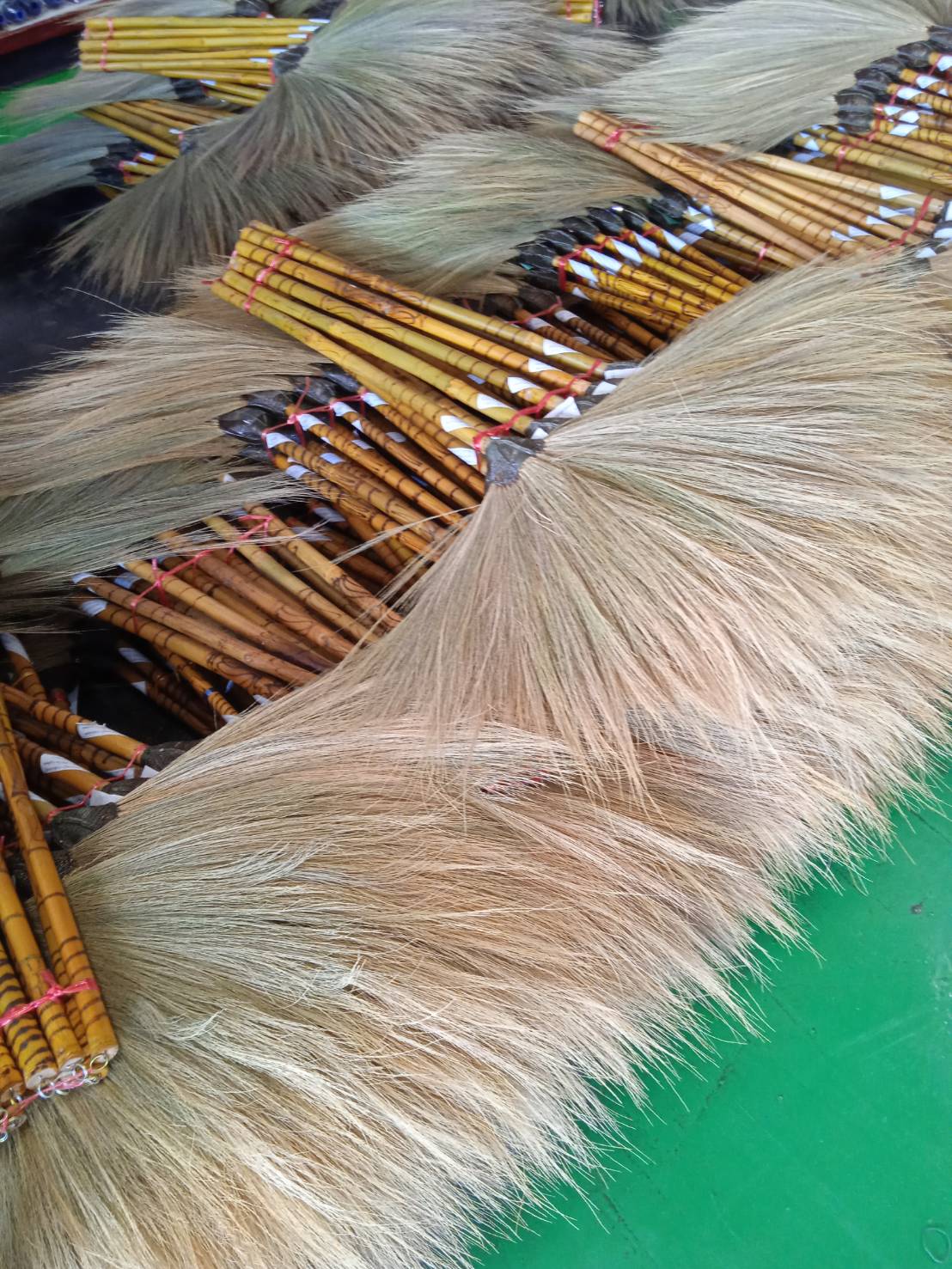 ไม้กวาดดอกหญ้า