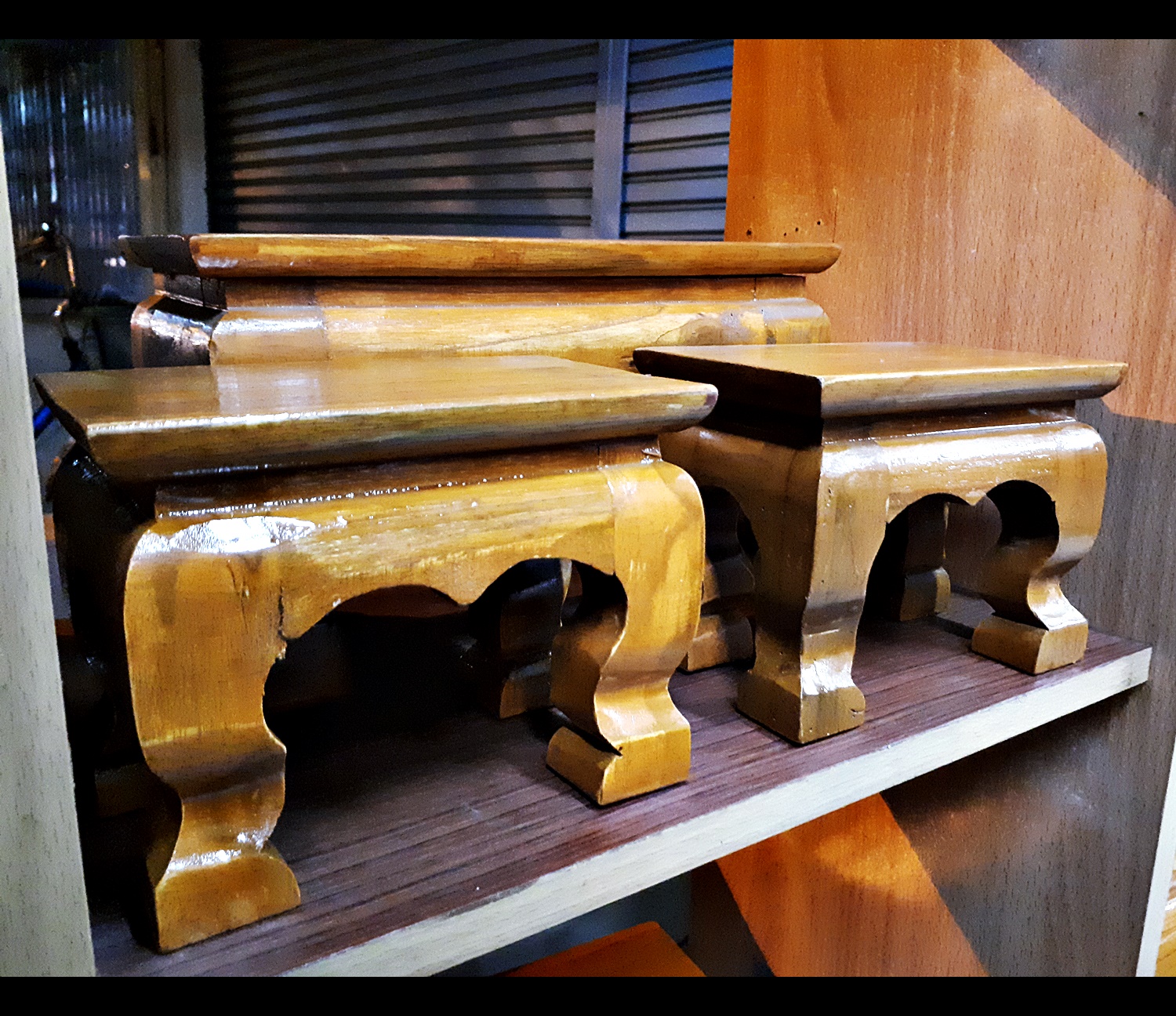 โต๊ะหมู่บูชา 3 ตัว ไม้สัก