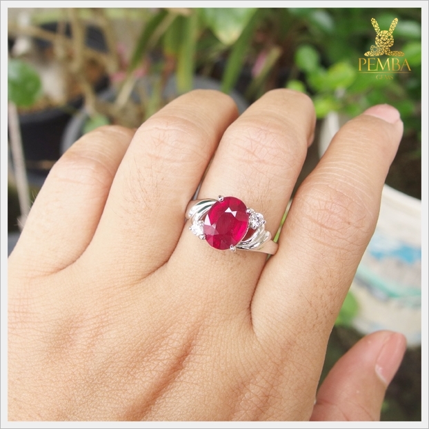 แหวนทับทิมแท้ สีแดงเลือดนก ดีไซน์สวยเก๋ ดูมีไตล์ แหวนพลอยแท้