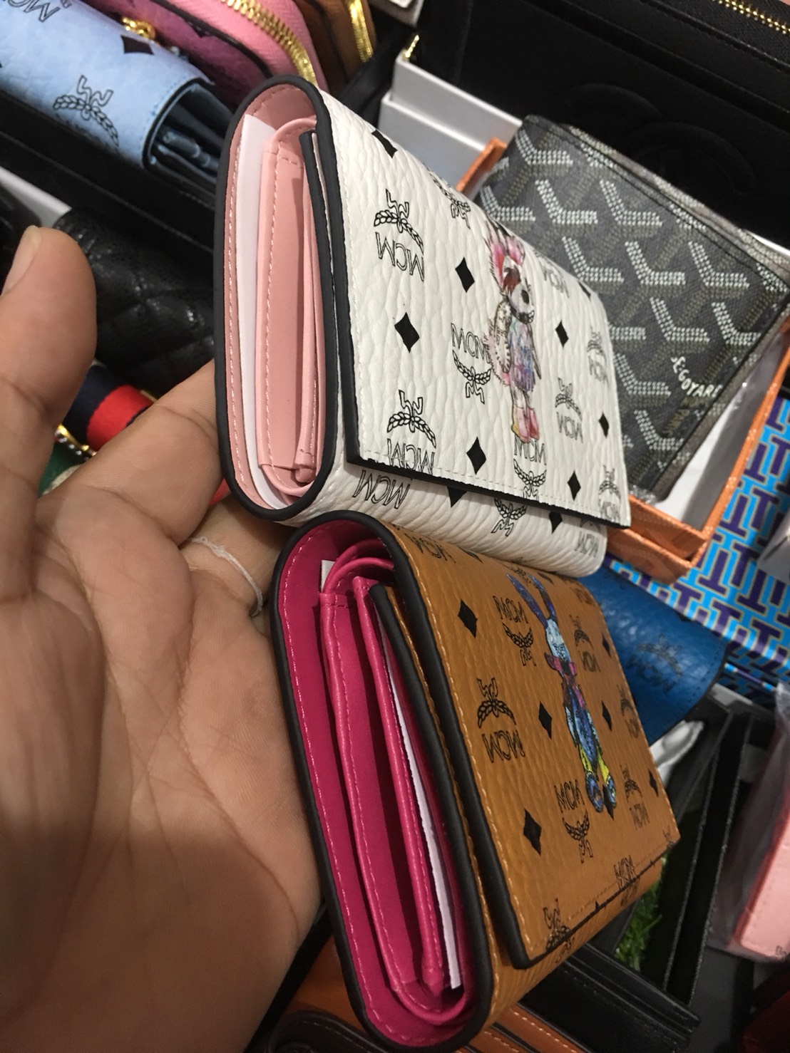 กระเป๋าสตางค์ mc wallet ใบยาว 3 พับ มีหลายสีลายกระต่าย