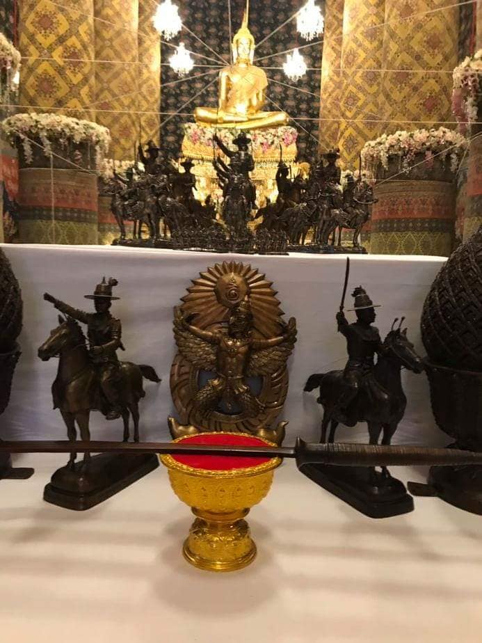 รูปหล่อ สมเด็จพระเจ้าตากสินมหาราช ทรงม้า (ขนาดสูง12นิ้ว) เนื้อทองเหลือง สีน้ำผึ้ง