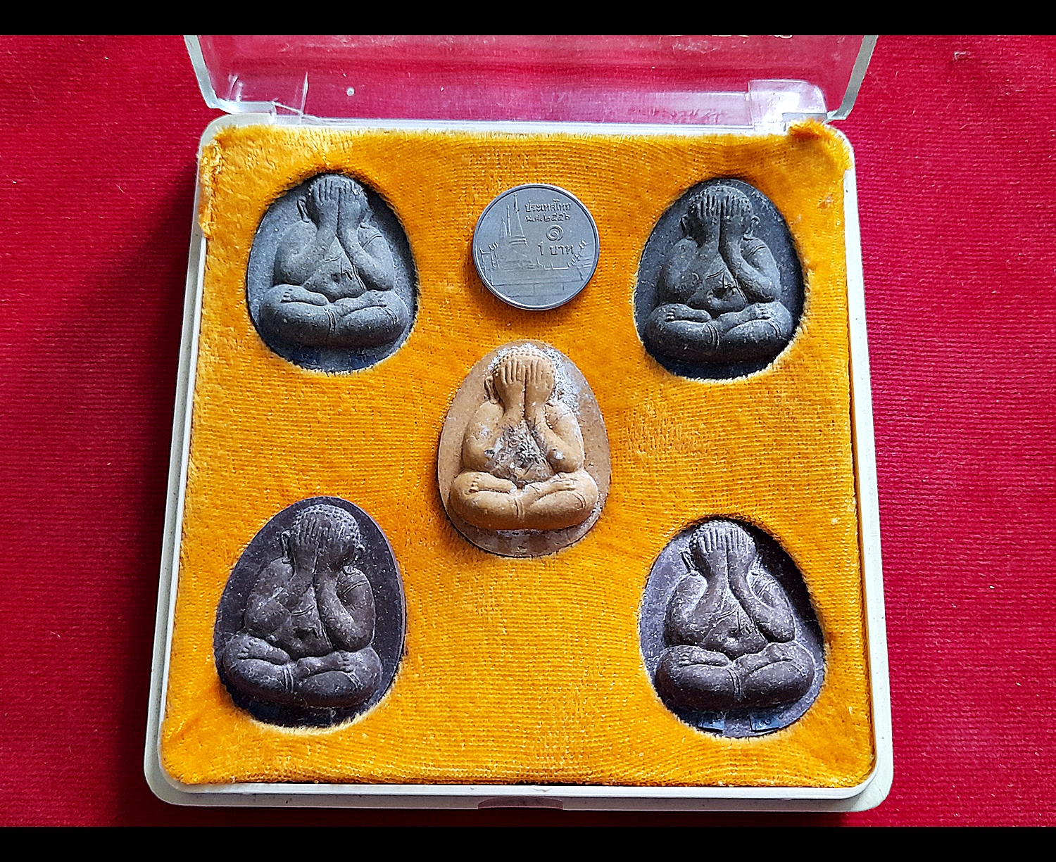 พระปิดตา จัมโบ้ ชุดพิเศษ5องค์ #ตะกรุดทองคำแท้ #ตะกรุดเงินแท้ (โรยมวลสารผงเก่าบางขุนพรหม โรงผงเก่าหลวงปู่โต๊ะ วัดพระดูฉิมพลี) ปี2540 #รับประกันแท้ - ทันยุคปลุกเสกโดย หลวงปู่คง หลวงพ่อคูณ หลวงปู่แสง หลวงปู่ทอง หลวงพ่อพูล หลวงปู่ทิม หลวงปู่จอย หลวงพ่อรวย หลว