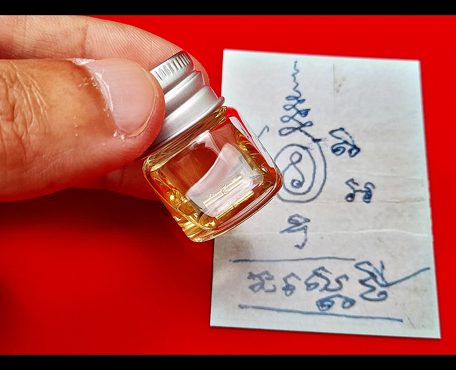 ตะกรุดยันต์นะเศรษฐี(มหาลาภ)(ตำหรับหลวงพ่อกวย วัดโฆสิตาราม) ดอกเล็ก จิ๋ว เนื้อเงินแท้ แช่น้ำมันจันทร์ ปี2564 #รับประกันแท้