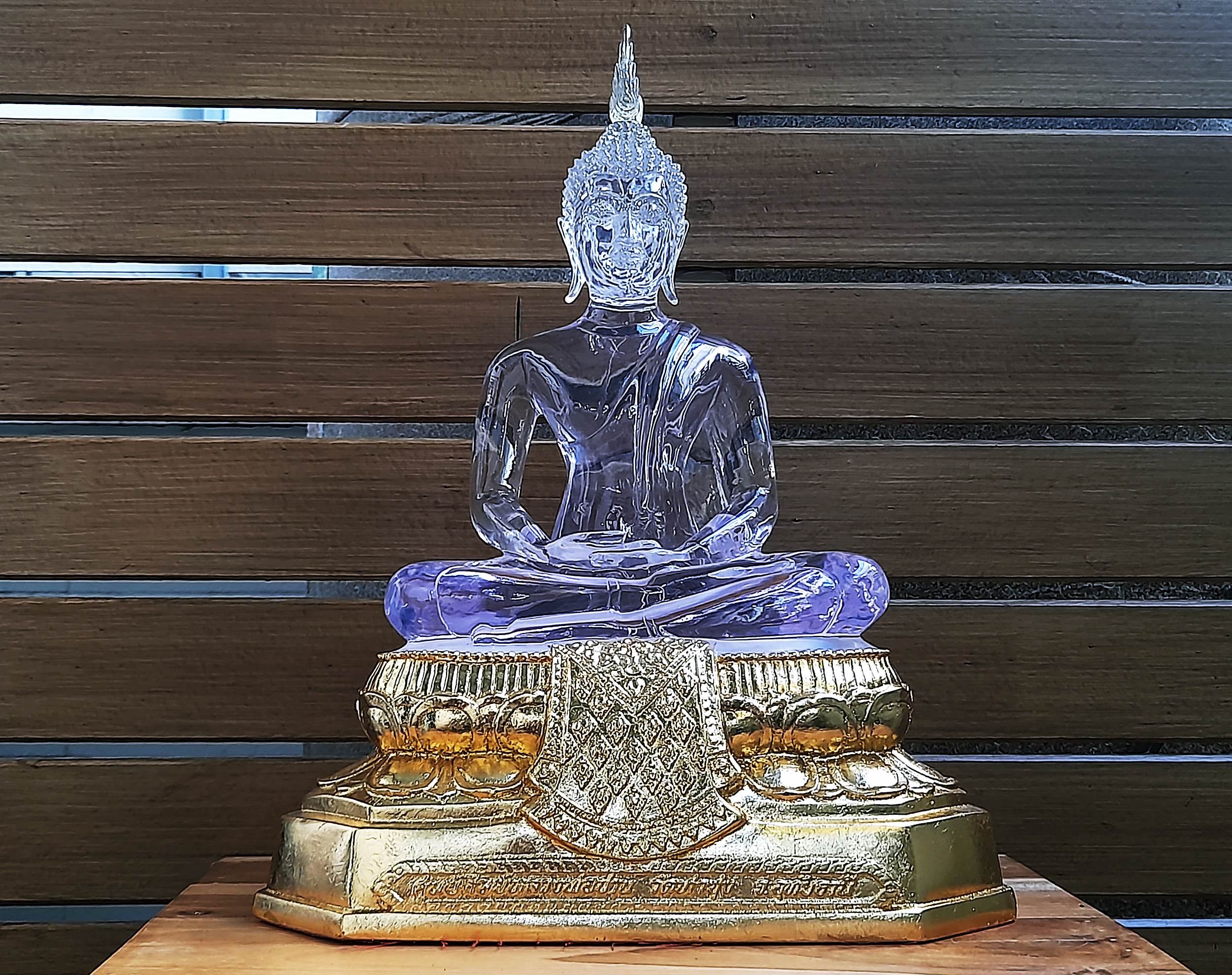 รูปหล่อ พระแก้วใส หน้าตัก9นิ้ว เนื้อเรซิ่นใส ฐานปิดทอง #เข้าพิธีหลวงพ่อเล็กวัดท่าขนุนเป็นประธานในพิธีภาวนาคาถาเงินล้าน #จารย์ยันต์นะโมตาบอด ปี2565 #รับประกันแท้ - หลวงพ่อเล็ก วัดท่าขนุน