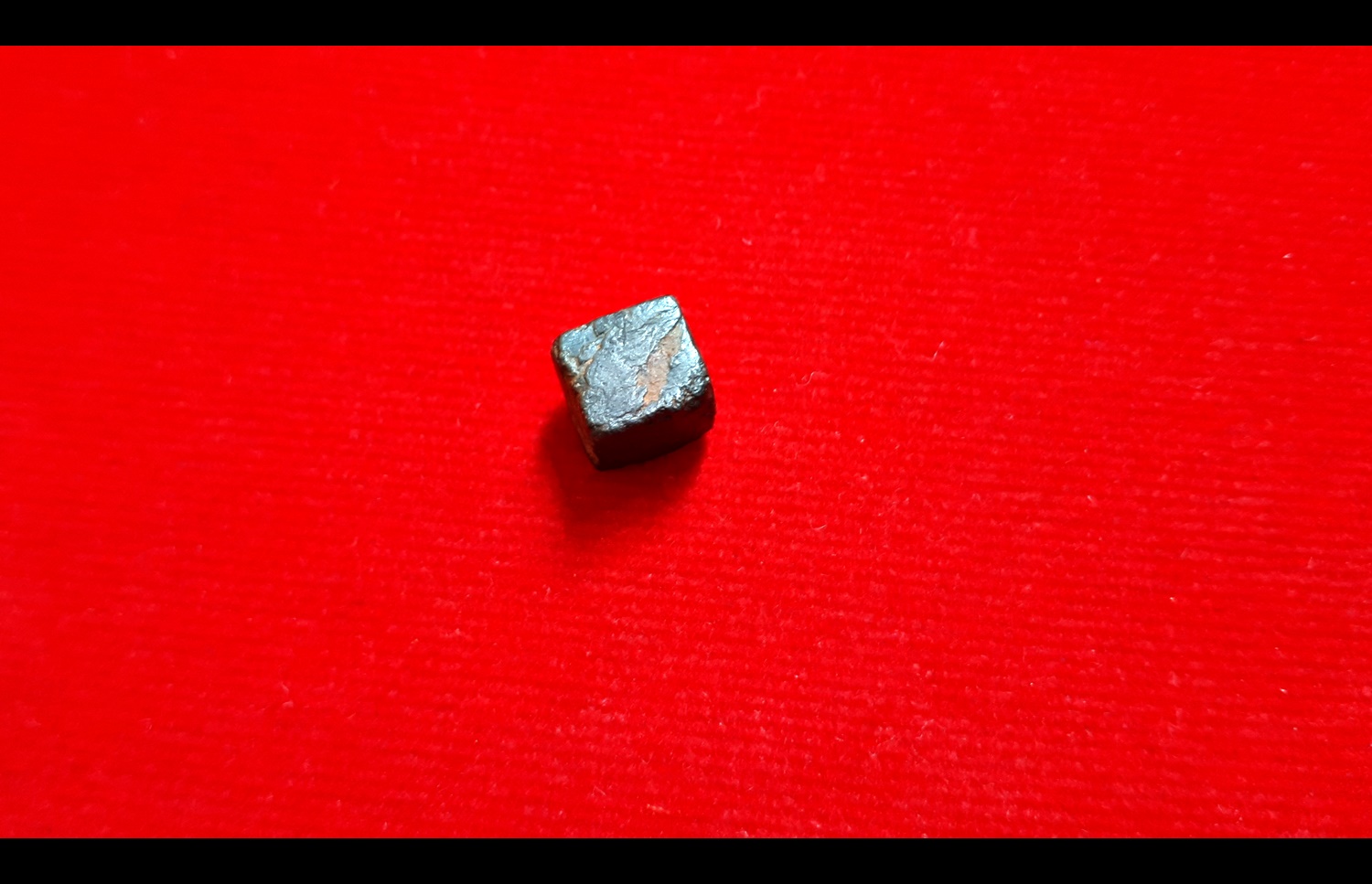 ปฐวีธาตุ รุ่น 3 แร่ข้าวตอกพระร่วง หลวงพ่อเอก วัดเขาแร่ สำนักสงฆ์เขาธัมมสรณ์