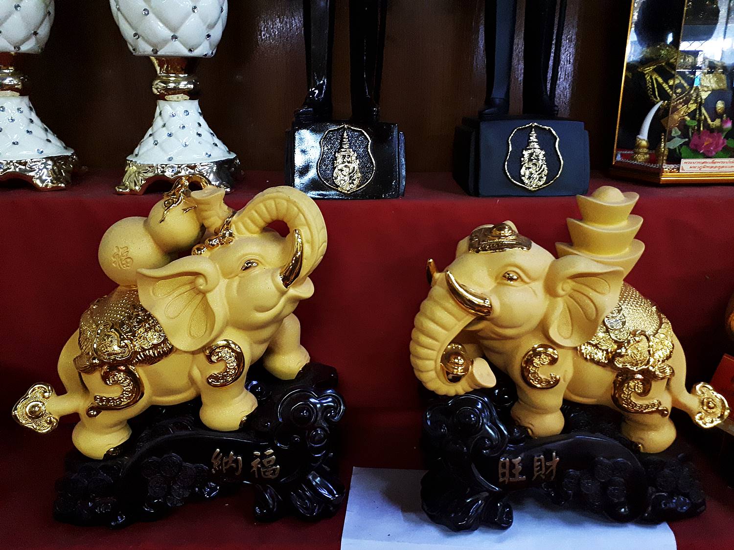 ช้างคู่ - เนื้อเรซิ่น ผสม ไฟเบอร์ ชุบเคลือบทอง