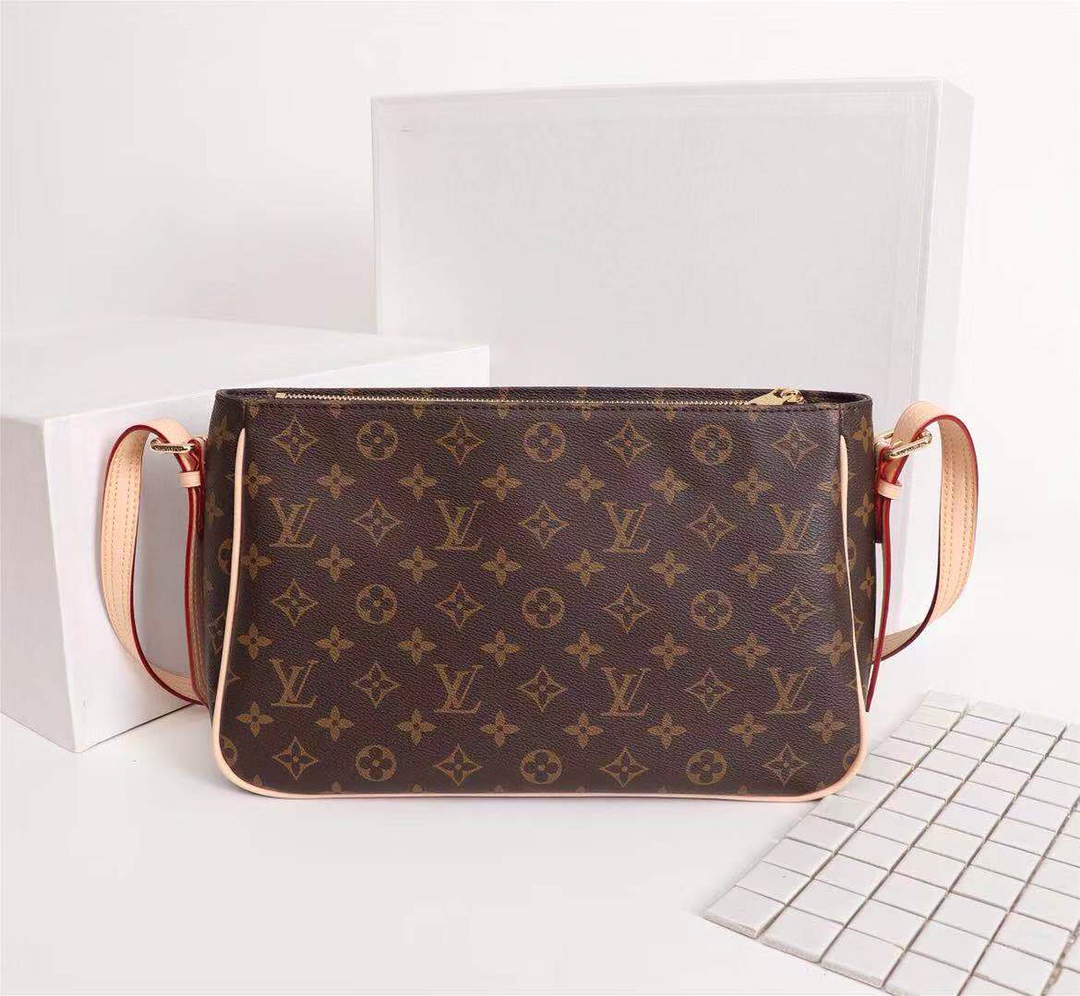 กระเป่า lv Petite Malle