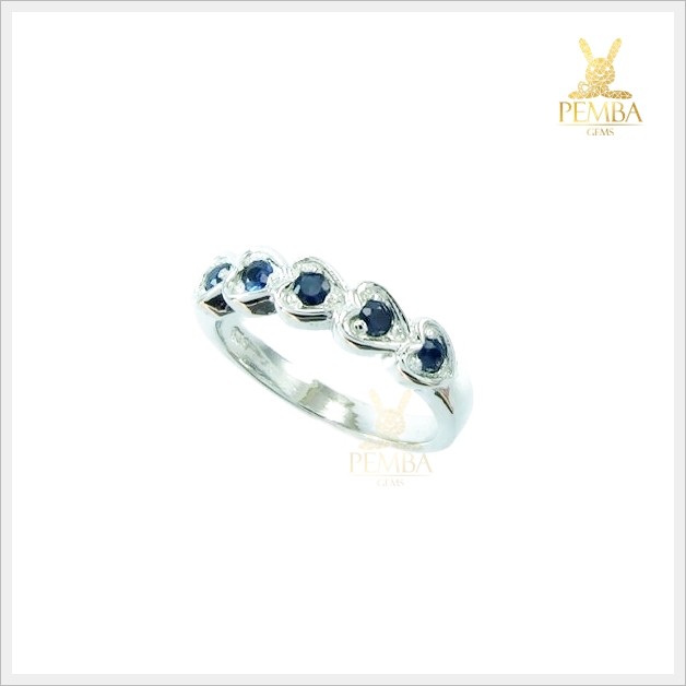 แหวนไพลินเมืองกาญแท้ ตัวเรือนหัวใจเก๋ๆ เงินแท้ ชุบทองคำขาว แหวนพลอยแท้