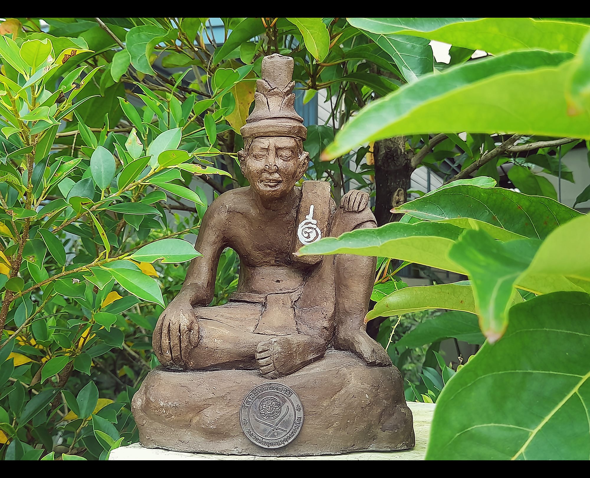 รูปปั้น พ่อปู่ฤาษี นารอท (พ่อแก่) รุ่น2 #รุ่นสุดท้าย พิธีโชคดี เนื้อดินผสมว่าน (ปั้นมือ แบบโบราณ ฐาน7นิ้ว สูง10นิ้ว) จารยันต์ ฐานบรรจุแผ่นยันต์เงิน (จัดสร้าง200ตน) ปี2564 #รับประกันแท้และทัน