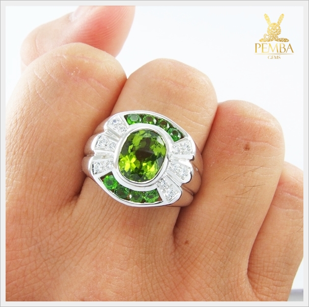 แหวนเพริดอตแท้ สีเขียวสดสวยใส เงินแท้ ชุบทองคำขาว แหวนพลอย