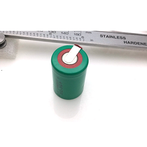 Sub C SC battery 1.2V 2000mAh rechargeable battery Ni-Cd battery with tab 33*22mm--Green color (ก้อนละ)