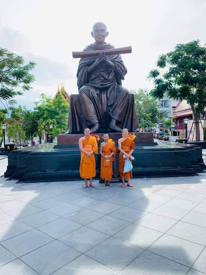 พระสมเด็จ พระแหวกม่าน พลิกชีวิตกลับดวงชะตา (หลังยันต์มงกุฎพระพุทธเจ้า ยันต์ครู ยันต์ดวงแก้วพระสีวลี) ปี2563 (จัดสร้าง888องค์) - หลวงพ่อกวย วัดโฆสิตาราม - (ปลุกเสก วัดระฆังโฆสิตาราม) #รับประกันแท้
