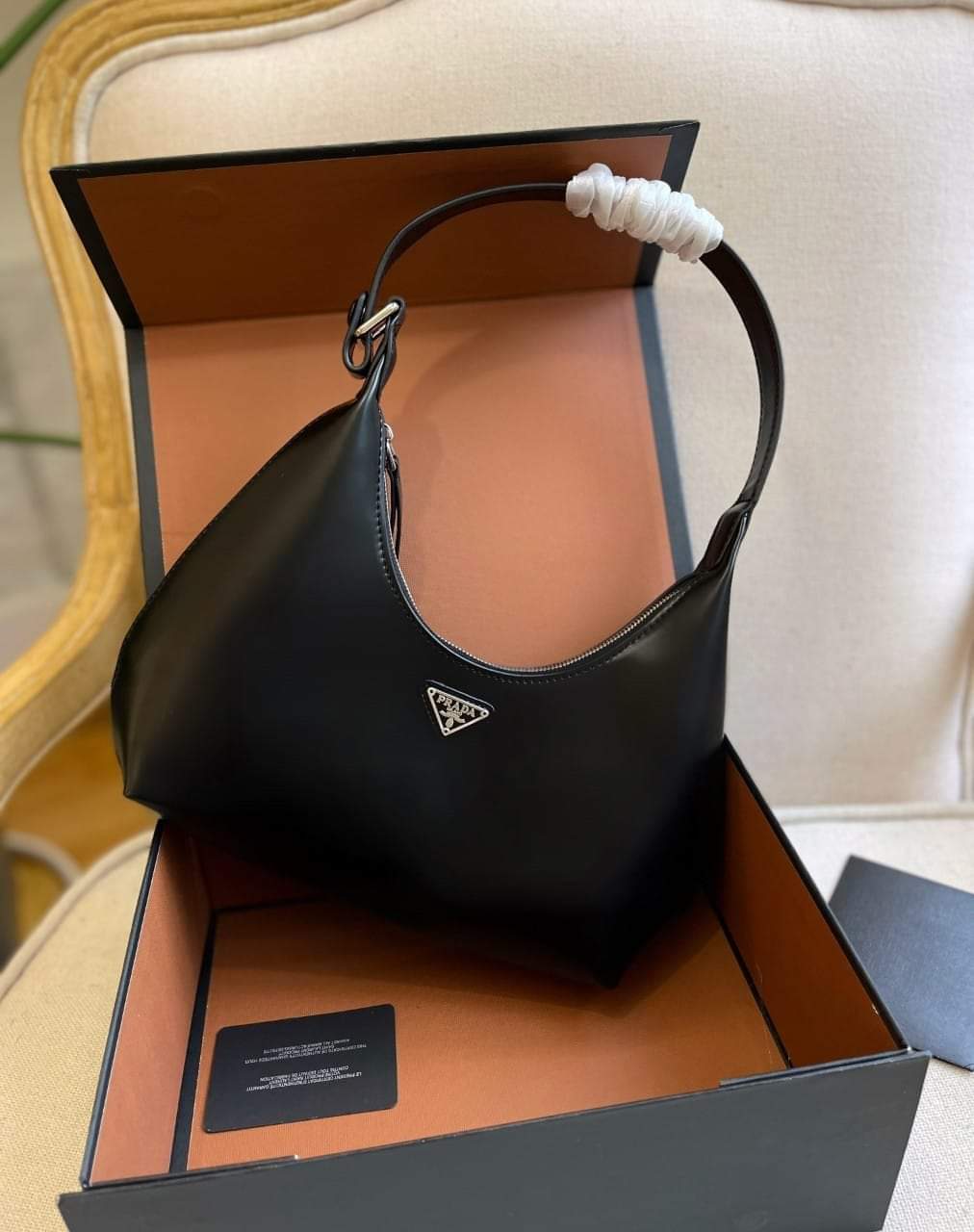 PRADA HANDBAGS (แอดไลน์ก่อนสั่งซื้อ
