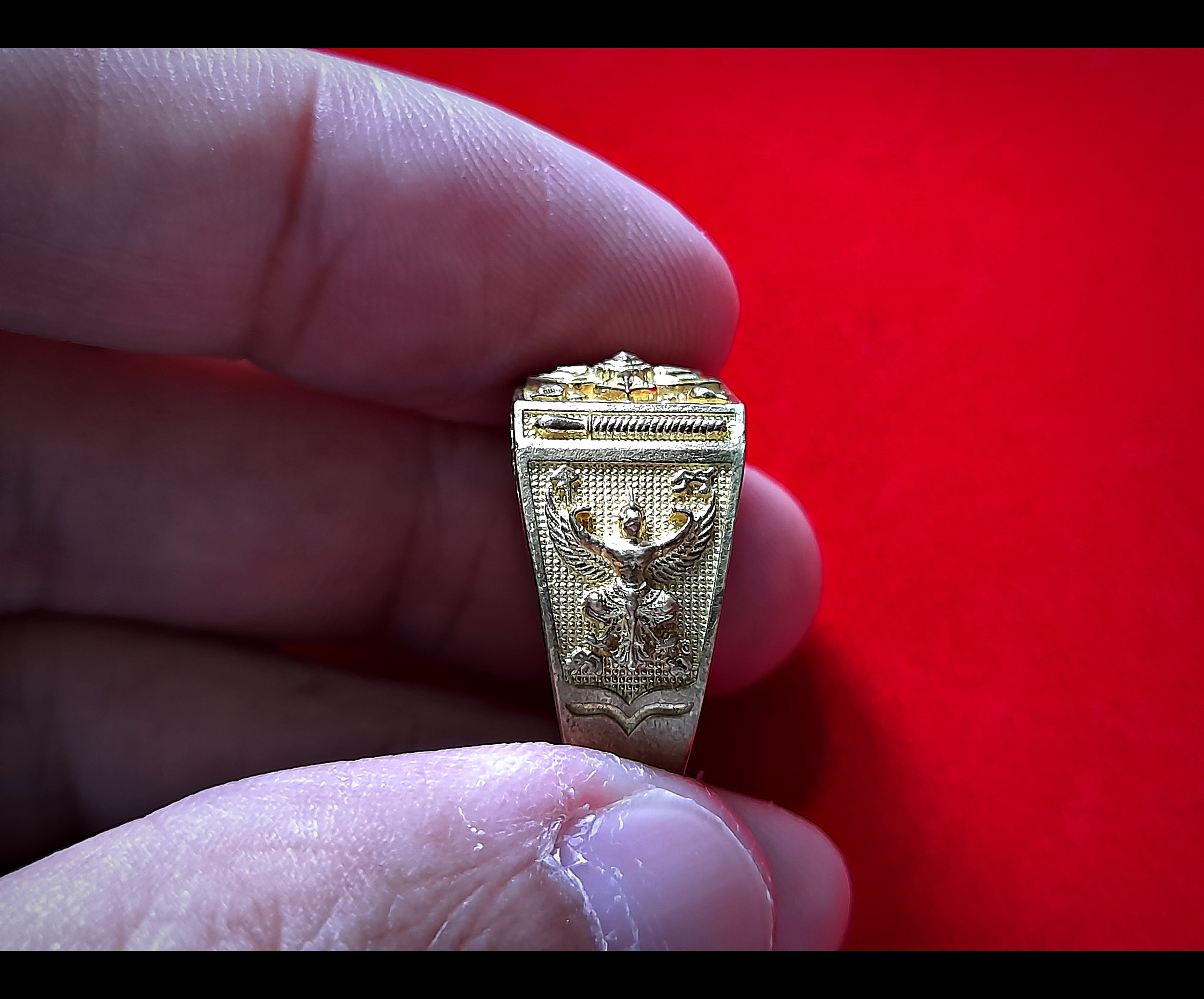 แหวน ศาสตราปกาศิต (เทพศาสตราวุธ นพคุณ หนุนดวง ๙มงคล) (#พระขรรค์ #กระบองท้าวเวสสุวรรณ #วชิราวุธพระอินทร์ #ดวงตาพยายม #พระสังข์ #ช้างเอราวัณ #พญาครุฑ) เนื้อทองเหลือง ปี2565 #รับประกันแท้ - พระอาจารย์เอราวัณ