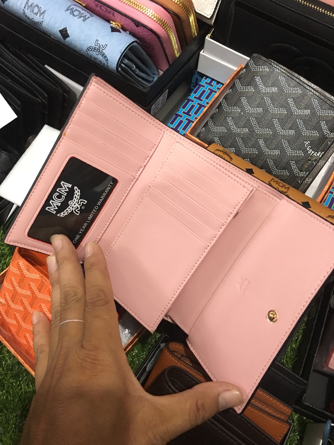 กระเป๋าสตางค์ mc wallet ใบยาว 3 พับ มีหลายสีลายกระต่าย