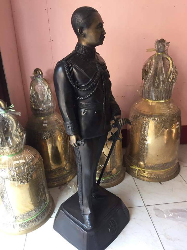 รูปหล่อ พระปิยะมหาราช ในหลวง ราชกาลที่5 (ร.5) (สูง35นิ้ว เนื้อโลหะทองเหลือง)