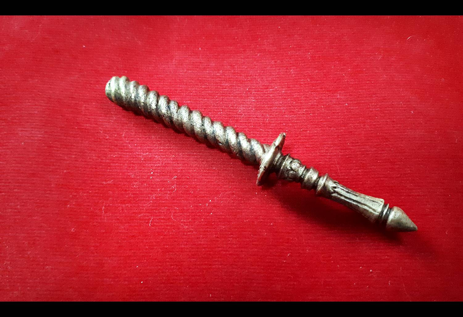 จตุราวุธ (อาวุธของ ท้าวมหาราชทั้งสี่ พลอง กระบอง พระขรรค์ จักร รวมอยู่ในเล่มเดียว) (เข้าพิธีปลุกเสก ยันต์เกราะเพรช เสาร์5 วัดท่าขนุน ปี2562) #รับประกันแท้