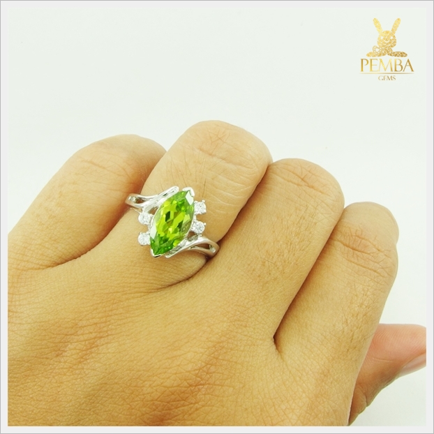 แหวนเพริดอต ทรงมาคีส์สุดเก๋ เงินแท้925 ชุบทองคำขาว แหวนพลอยแท้