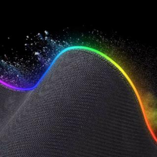 แผ่นรองเม้าส์RGBขนาดใหญ่ แผ่นรองเม้าส์เกมส์มิ่งมีไฟเปลี่ยนได้หลายสีพร้อมสีผสมเปลี่ยนสีอัตโนมัติ