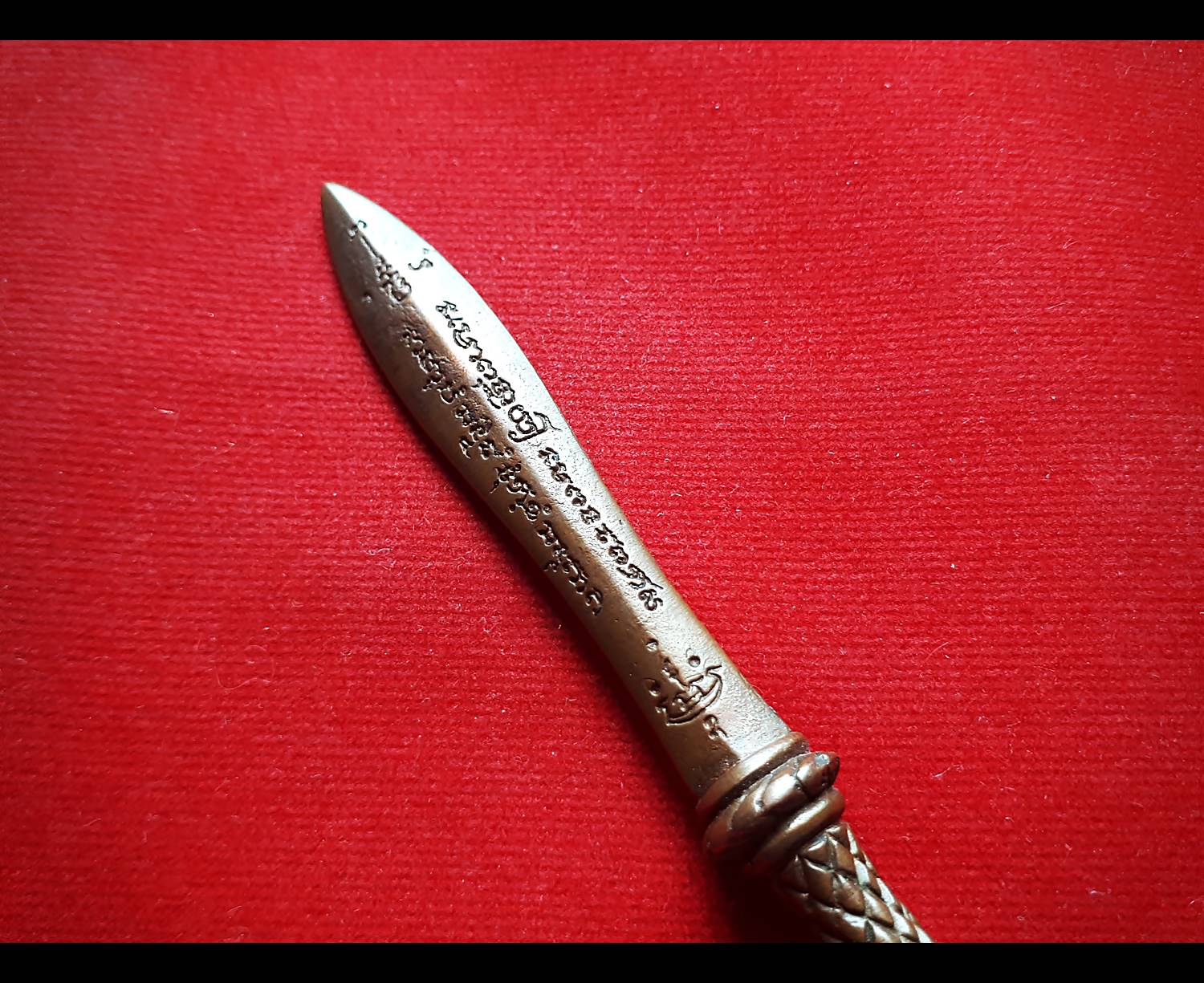 พระขรรค์ จักราวุธกำราบมาร มหาสะท้อนจักรพรรดิ เนื้อมหาชนวน (ผสมเหล็กไหลสุริยันราชา ผสมใส่ชนวนตะกรุดมหาสะท้อน) (ขนาด4นิ้ว) ปี2560 #รับประกันแท้ - หลวงพ่อเล็ก วัดท่าขนุน ร่วมปลุกเสก