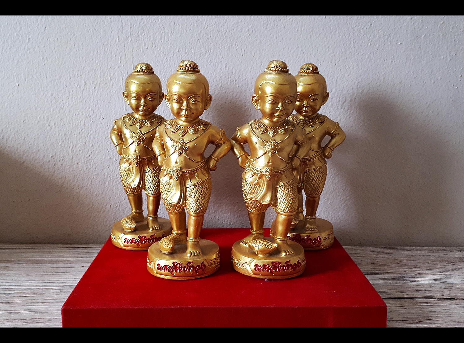 รูปหล่อ กุมารทอง พระสังฆ์ทองจินดามณี เรียกทรัพย์ (เนื้อเรซิ่น สูง7นิ้ว) ปี2559-2560 - อาจารย์ธรรมนูญ สำนักบัวแปดกลีบ(ท่านย่าเฒ่า) จ.ชลบุรี #รับประกันแท้