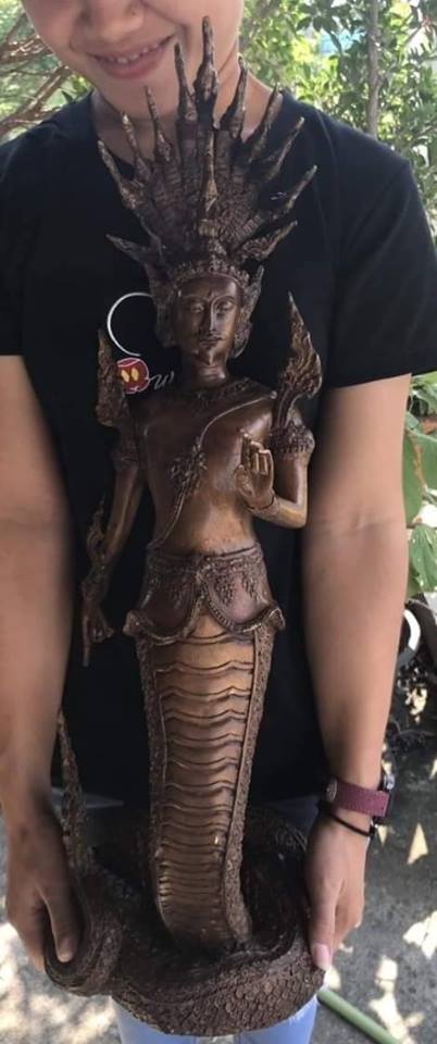 รูปหล่อ พญานาคราช คู่ (ท่านปู่นาคา-ปู่ศรีสุทโธ ท่านยานาคี-ศรีปทุมวัน) พญานาคปรก 9ตน 9หัว โลหะทองเหลืองรมดำ (ขนาดบูชา องค์ขนาดใหญ่ สูง 25นิ้ว) (ขายปลีก ขายส่ง)