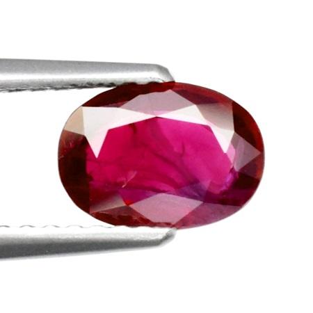 Burmuse Ruby พลอยทับทิมพม่า รูปไข่ หนัก 1.16 กะรัต สีแดง สีสวย สถาบันให้ RED ความสะอาดมองตาเปล่ามีตำหนิ แต่จะเห็นไม่ชัดเท่าในรูป ไฟดีปานกลาง