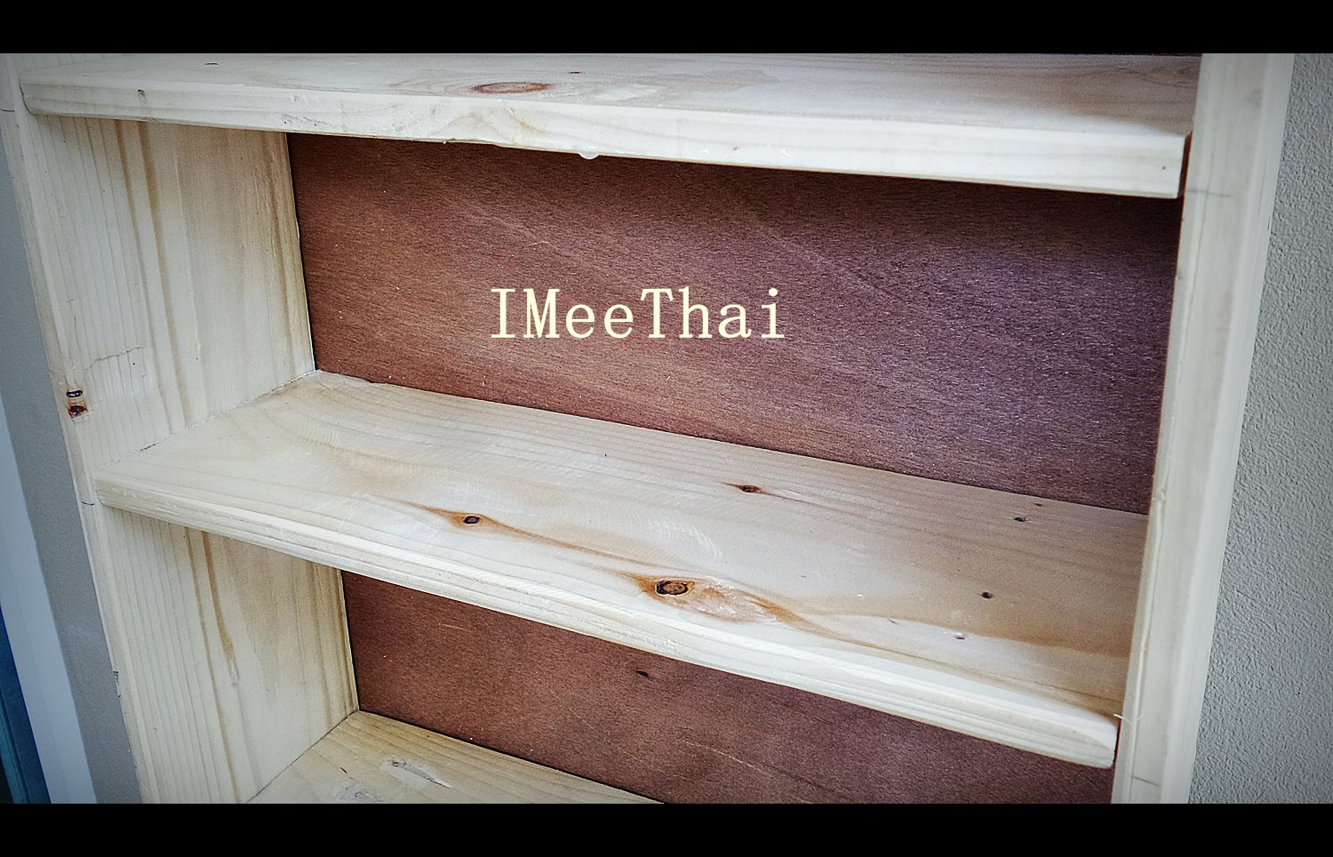 ชั้นตู้ไม้สน 4 ชั้น 23 นิ้ว ( วางพระบูชา / วางวัตถุมงคล / วางโมเดล / วางสิ่งของต่างๆ )