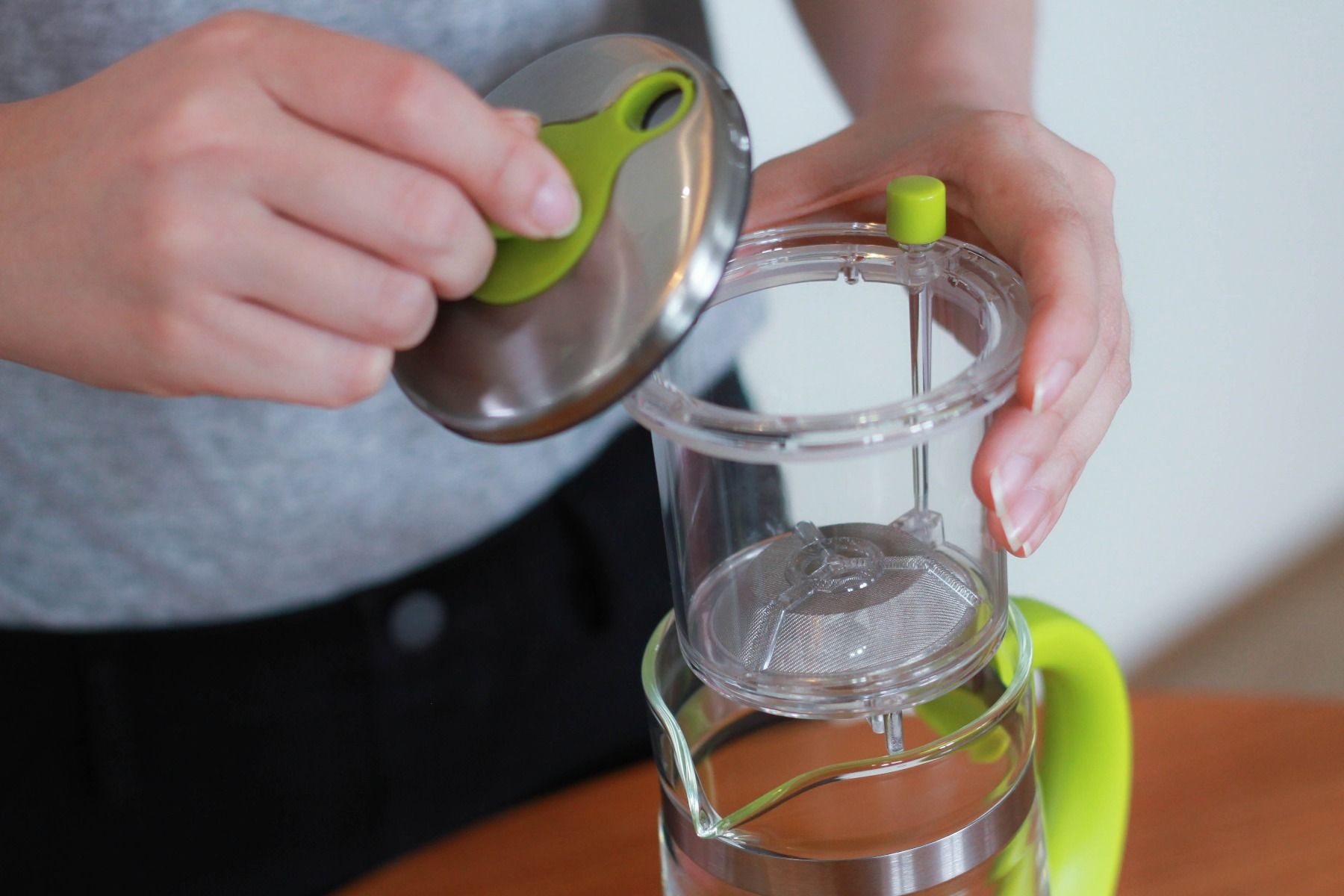 P10984 Super Lock แก้วชงชา ความจุ 700 มิลลิลิตร คละสี #5266 (ราคาส่งต่อ 6 ใบ: 350 บ.ต่อใบ)