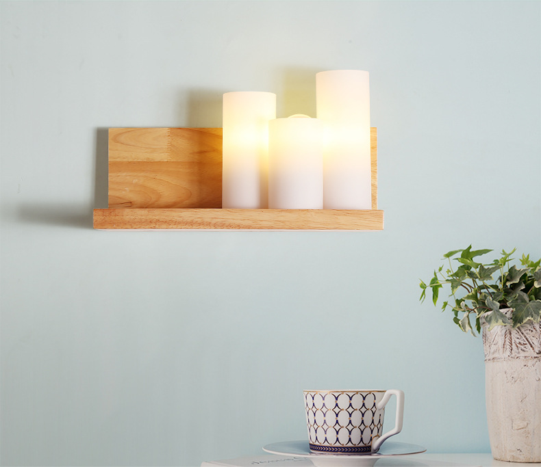 โคมไฟติดผนังภายในไม้โมเดิร์นประดับแท่งเทียนแก้ว 3 แท่ง สีขาวขุ่น [BM2094-3]